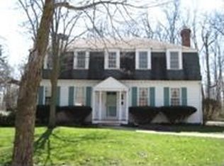 9933 Woodstream Dr, Fort Wayne, IN 46804