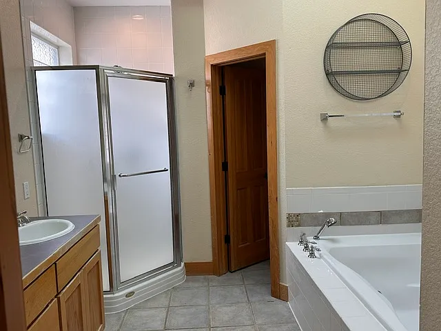 4 bed, 3600 sqft, $3,500 — Photo 2