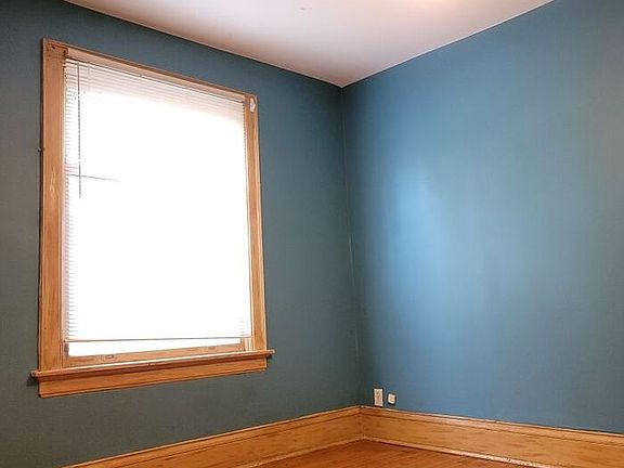 4th image of 1031 E Land Pl Unit 227