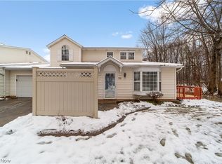 715 S Point Trl, Berea, OH 44017