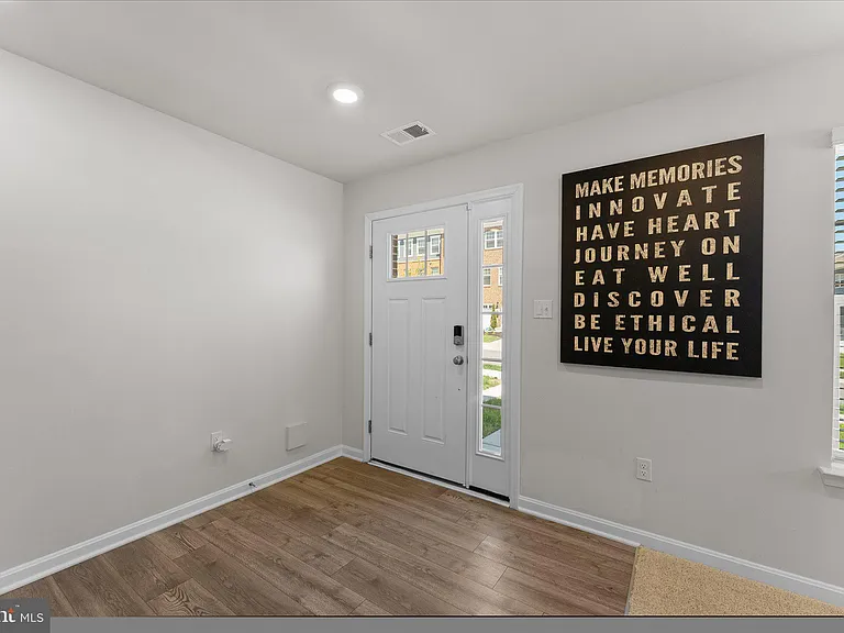 9611 Silver Bluff Way — Photo 4