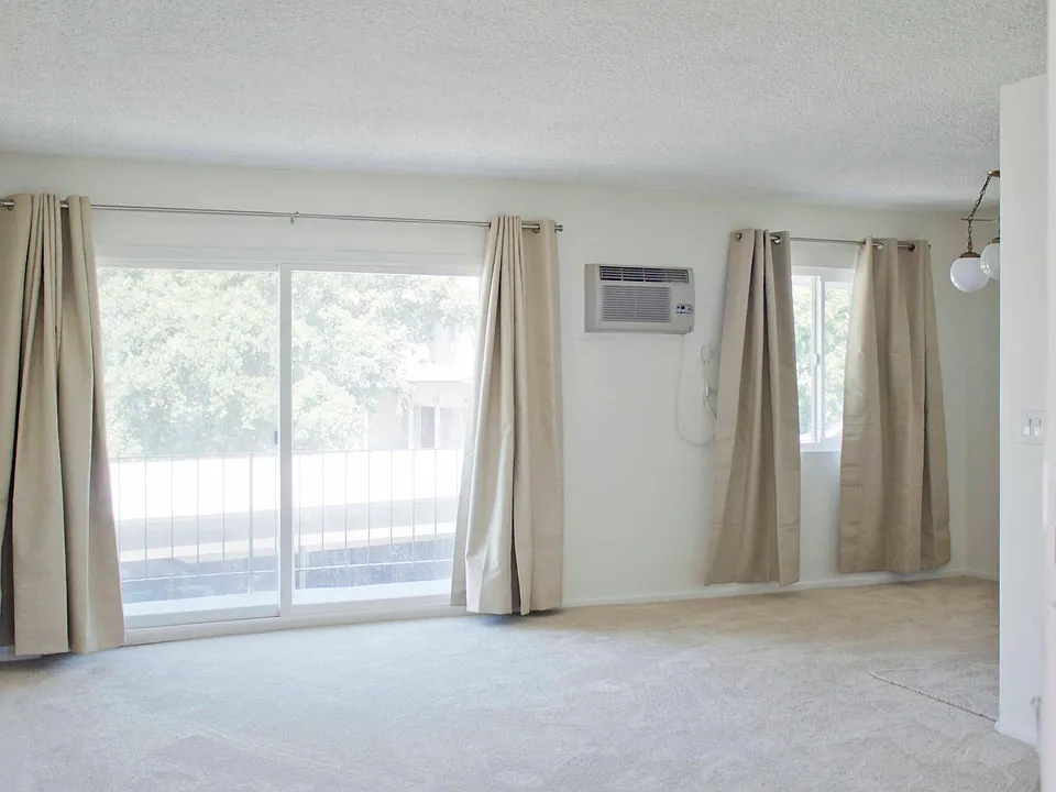 115 S Meridith Ave #7