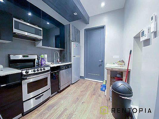 3rd image of 202 Scholes St #1E