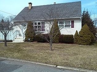 8 Belleview Ter, Butler, NJ 07405