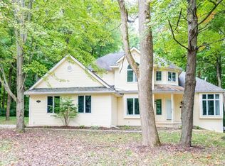 7898 Huron Oaks Dr, Brighton, MI 48116
