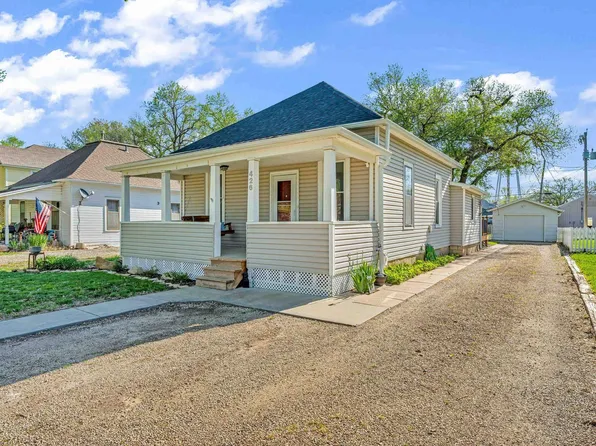 426 Navarre St, Rossville, KS 66533