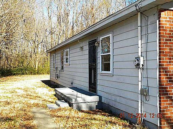2nd image of 832 Eyers Rd