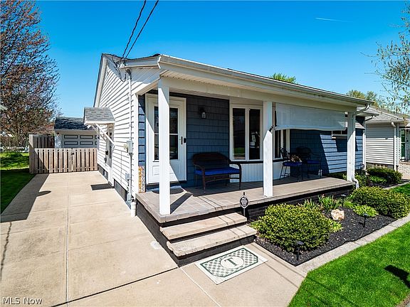 3rd image of 6076 Stark Dr