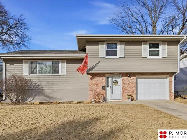 12224 N St, Omaha, NE 68137