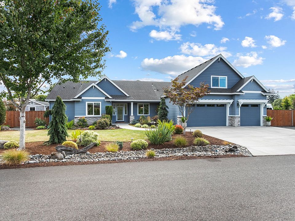1st image of 7219 NE 211th Cir