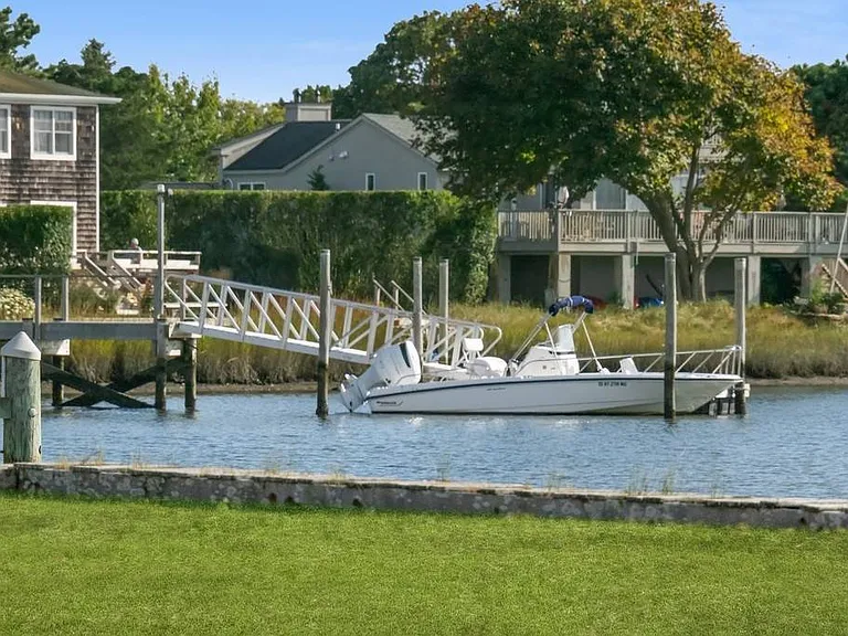 62 Middle Pond Rd — Photo 27