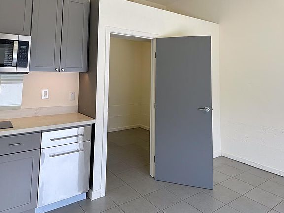 5th image of 1588 Indiana St #4S