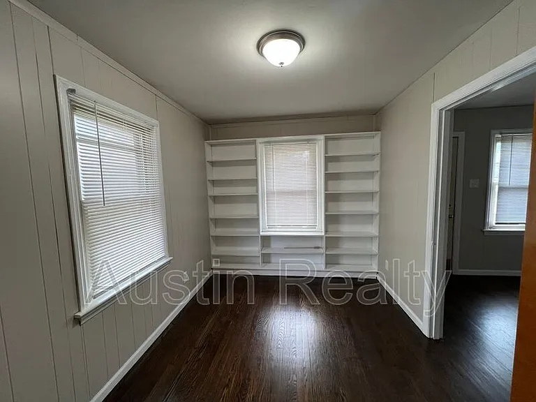 4419 Lindscott Ave — Photo 4