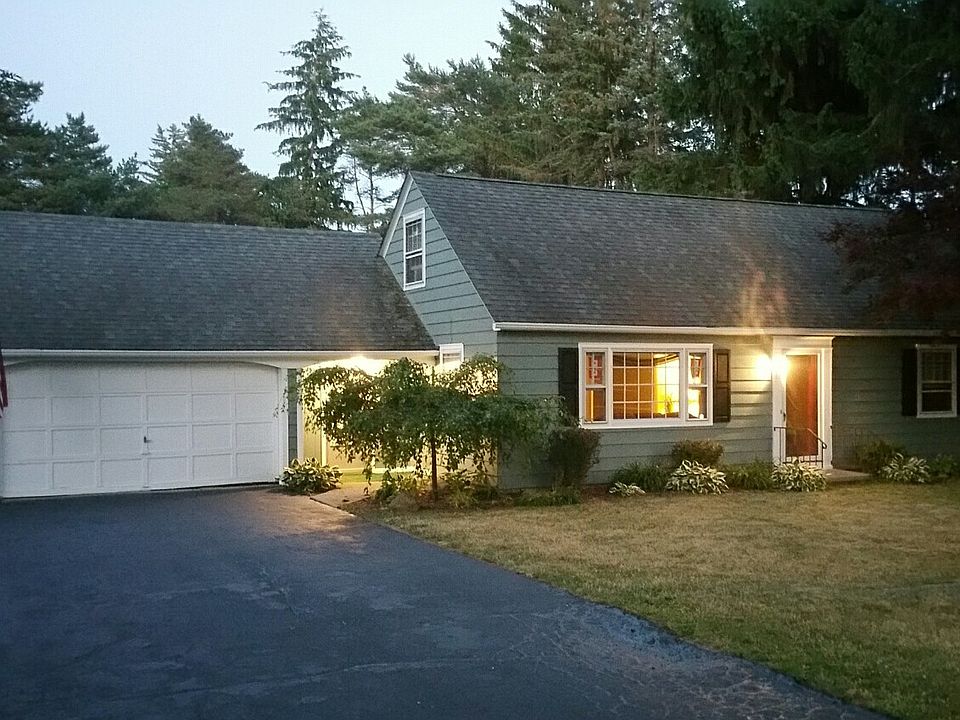 1st image of 4 Pleasantside Dr