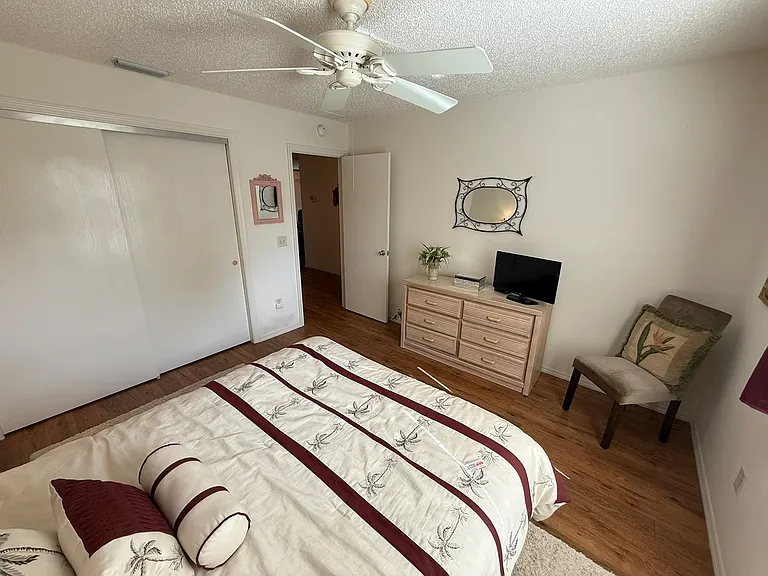 1725 Simpsonville Ln — Photo 23