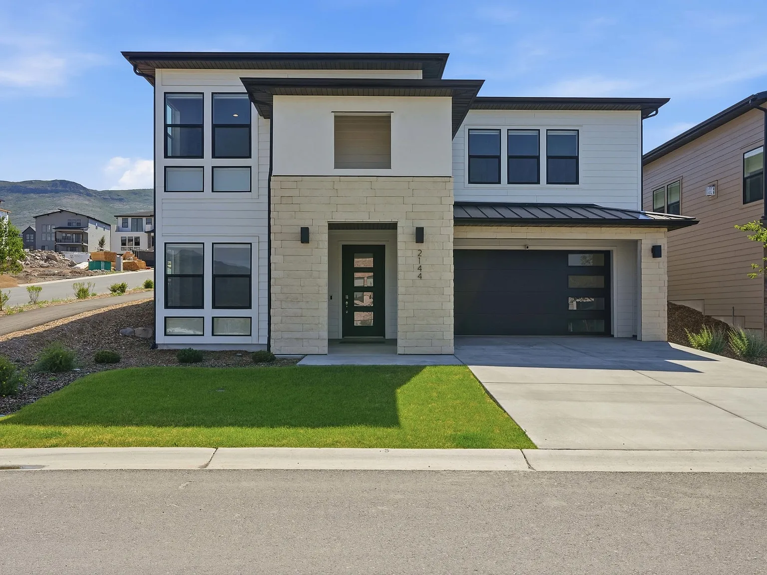 2144 N Coyote Bend Way — Photo 1