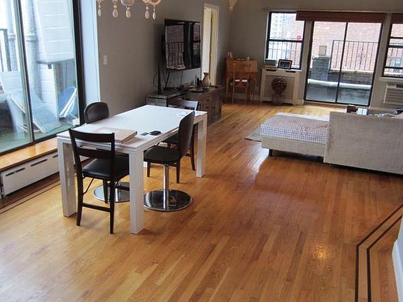 3rd image of 106 W 69th St Ph B