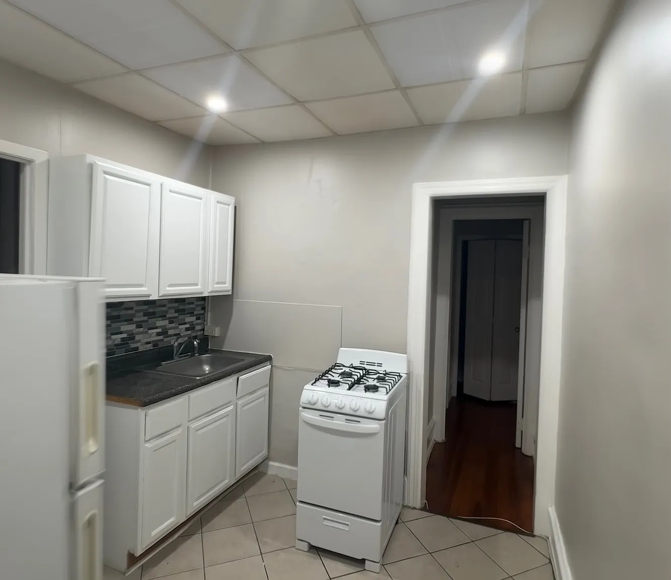 1 bed, 700 sqft, $1,200 — Photo 1