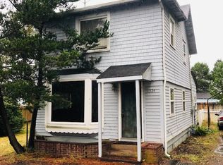 1324 N Holladay Dr, Seaside, OR 97138