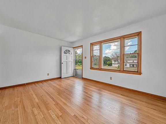 2nd image of 1366 Ashpone Tavern Rd