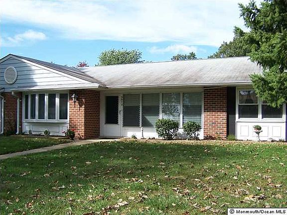 2nd image of 951 Argyll Circle #D