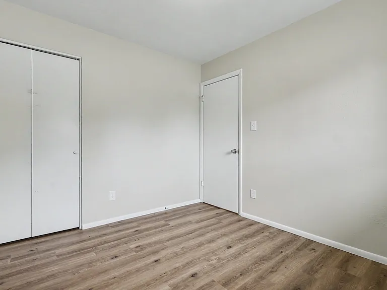 1731 Auburn Dr — Photo 12