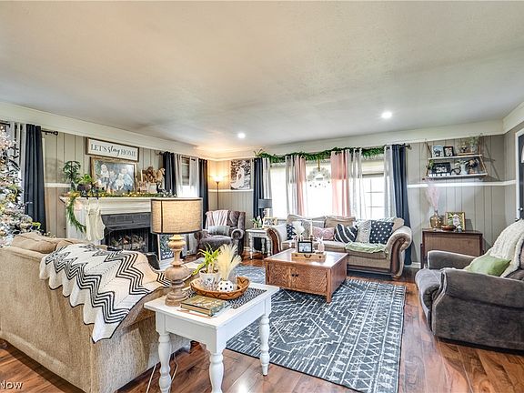 5th image of 4943 Martin Dr SE