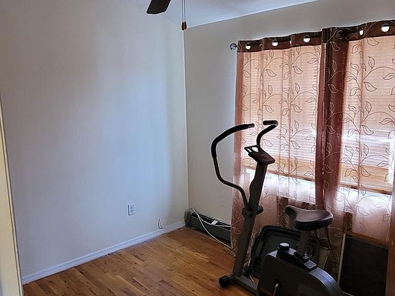 5th image of 945 E 57th St Floor 2