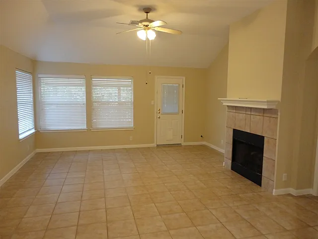 2116 Faldo Ln — Photo 6