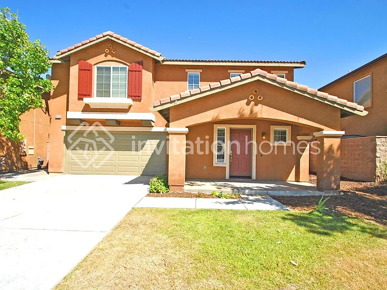 38354 Falcon Ct — Photo 1