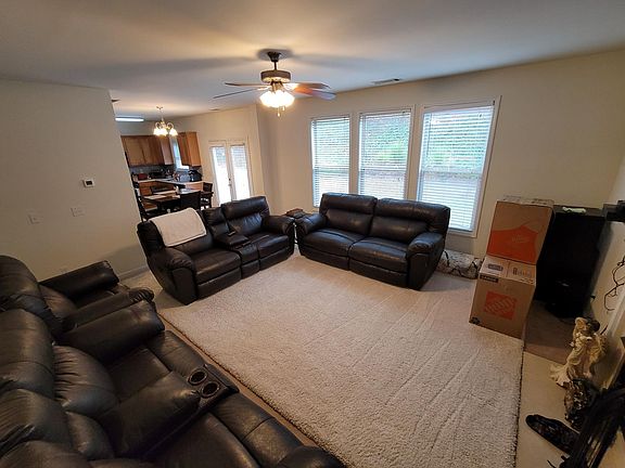 3rd image of 554 Granite Ct