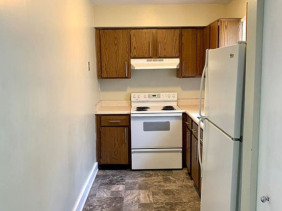 4th image of 1144 S Brook St APT C