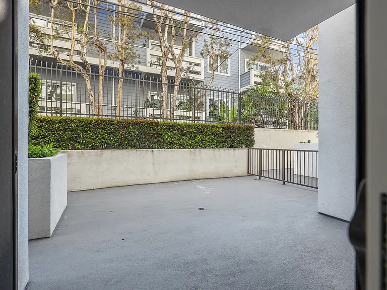 Large-Size Patio