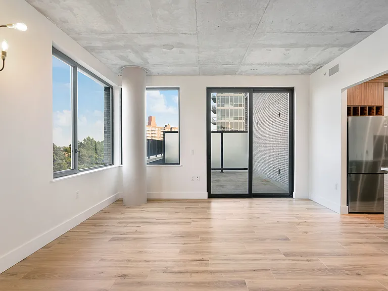 3707 Blackstone Ave #703 — Photo 5