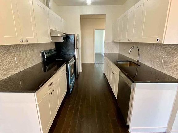 4th image of 23-53 31st St #B1