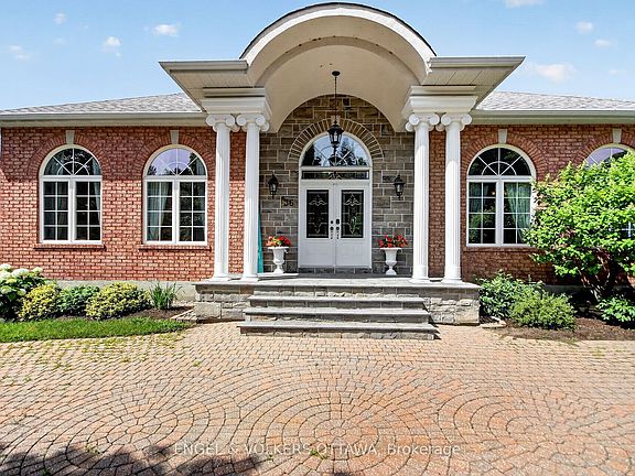3rd image of 36 Cedarhill Dr
