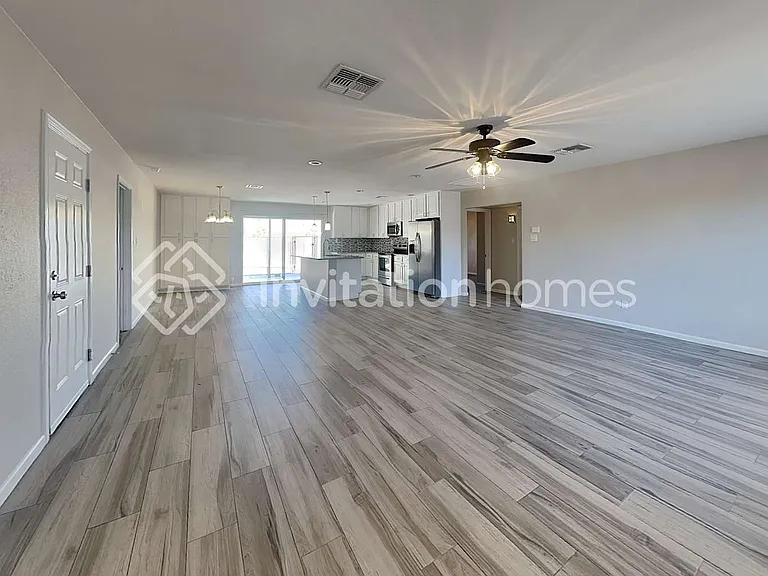 505 E Hermosa Dr — Photo 1