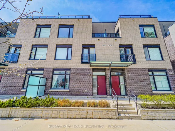 4010 Parkside Village Dr Townhouse 5, Mississauga, ON L5B 0K2