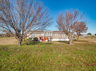8201 Rodeo Dr, Terrell, TX 75160