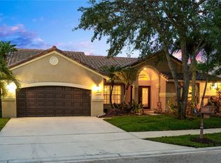 764 Lake Blvd, Weston, FL 33326
