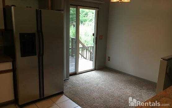 5th image of 215 Highgate Ave