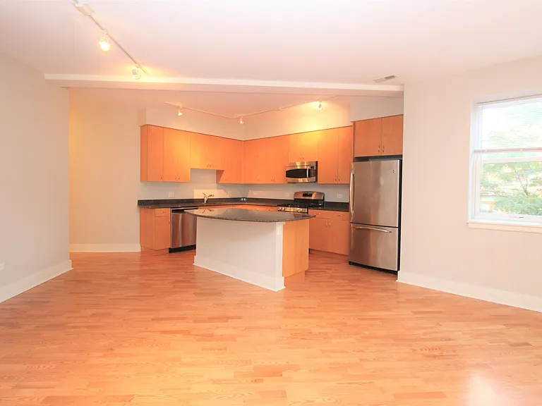 1870 N Winnebago Ave #2D — Photo 13