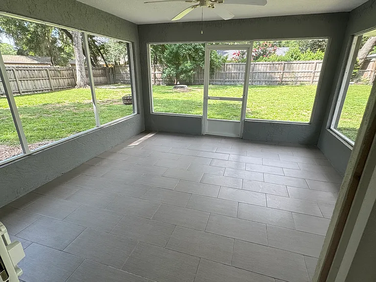 3273 NE 25th Ave — Photo 15