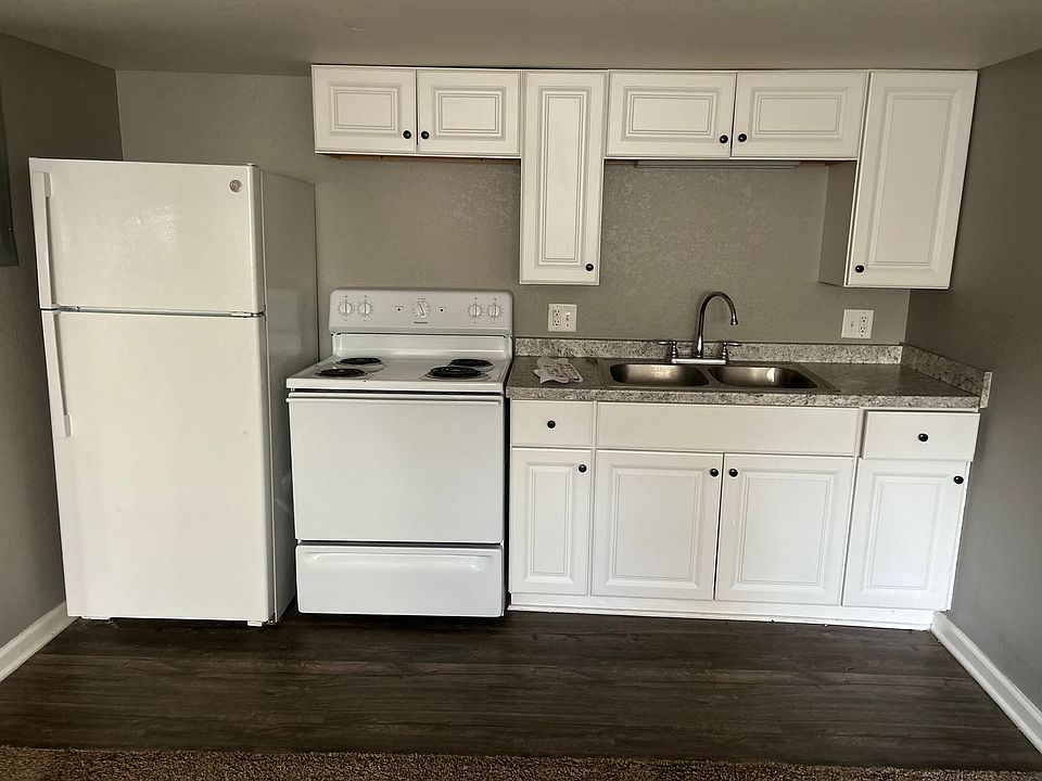 1st image of 1052 Forest Ct APT 3
