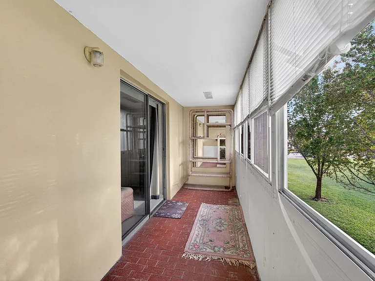 157 Camden Dr E #G — Photo 14