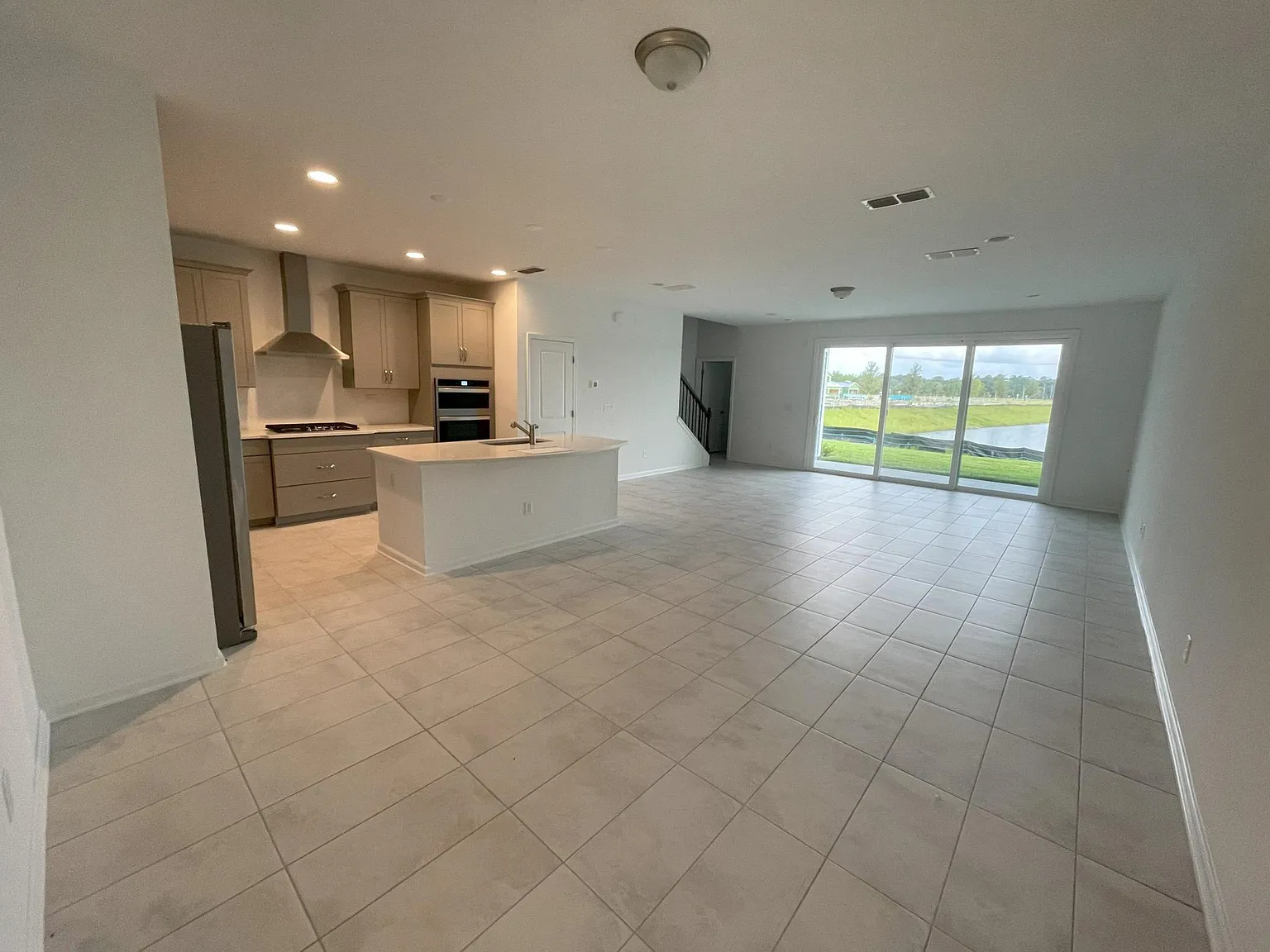 711 Cherry Elm Dr — Photo 4