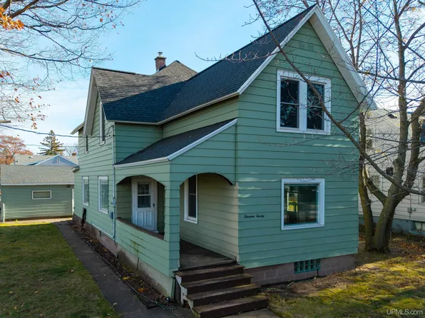 1320 High St, Marquette, MI 49855