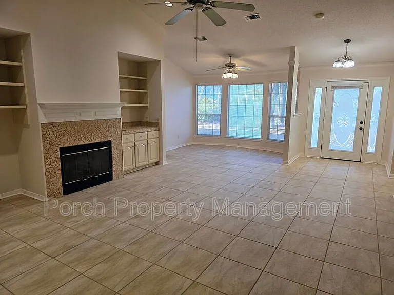 303 Shoreline Dr — Photo 3
