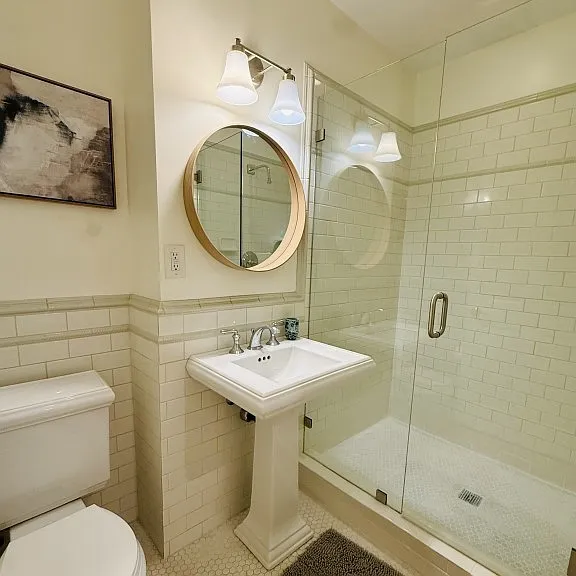 7621 Norton Ave — Photo 14