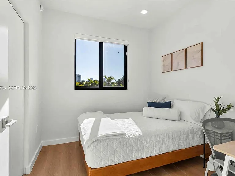 1376 SW 4th St — Photo 7